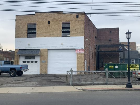 Attached, Exterior, Facade, Brick Facade, Rowhouse