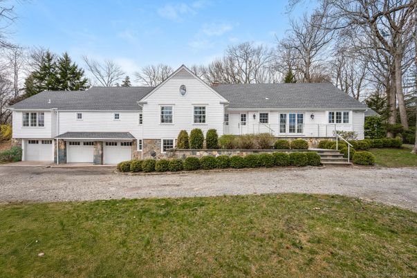 Attached, Exterior, Facade, Farmhouse