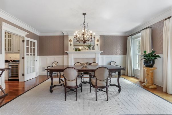 Chandelier, Dining room, Fireplace, Interior, Wood Texture Flooring