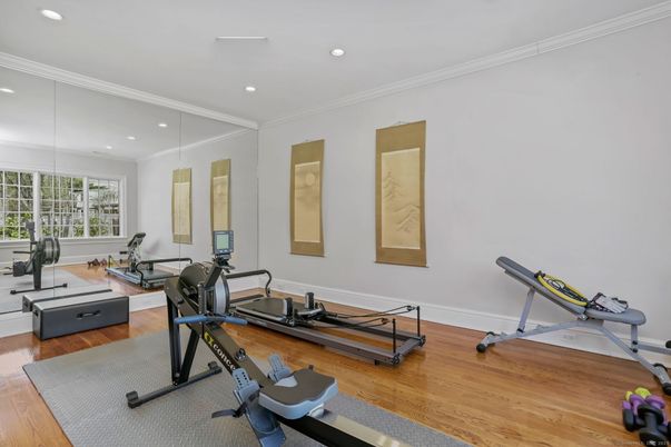Fitness Equipment, Interior, Recessed Lighting, Wood Texture Flooring