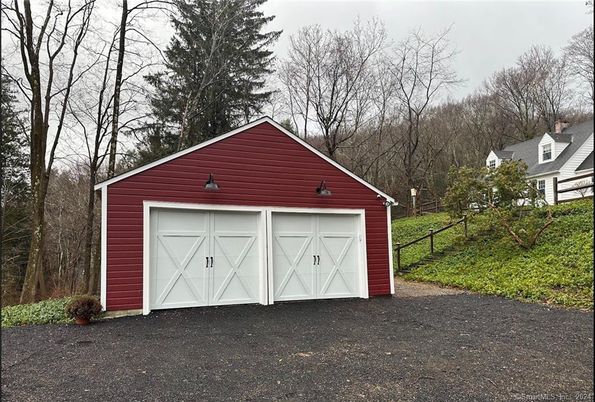 Detached Garage, Exterior