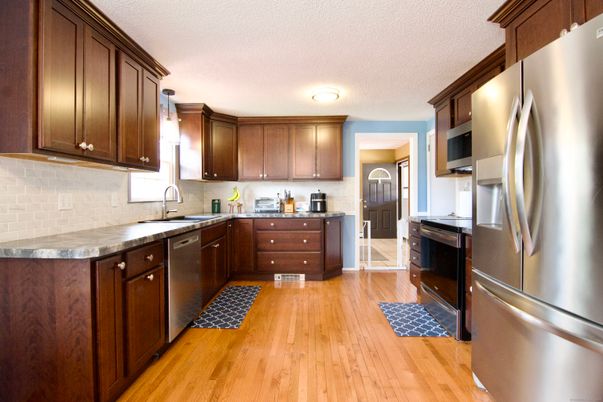 Interior, Kitchen, Stainless Steel Appliances, Wood Texture Flooring