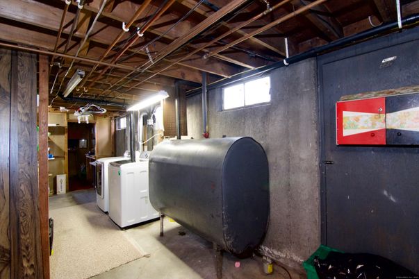 Interior, Washer, Wooden Beams
