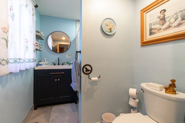 Bathroom, Interior, Recessed Lighting