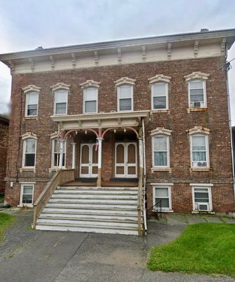 Exterior, Facade, Brick Facade, Rowhouse