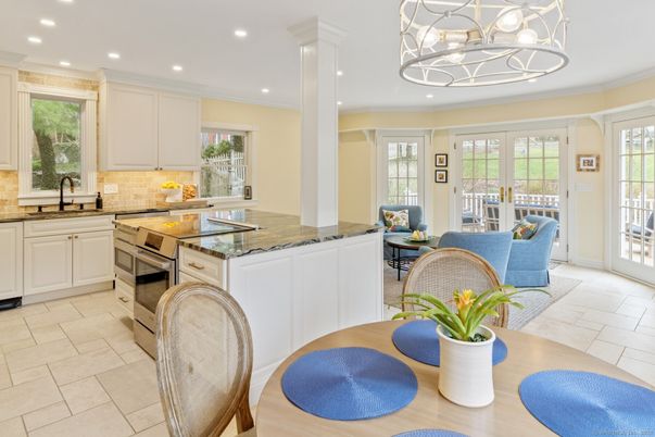 Chandelier, Dining room, Interior, Kitchen, Living room, Recessed Lighting