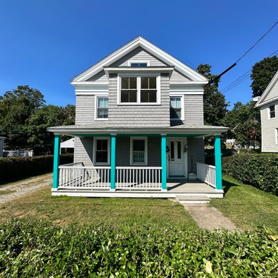 Exterior, Facade, Queen Anne Victorian