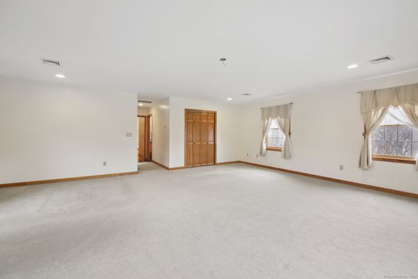 Empty room, Interior, Recessed Lighting