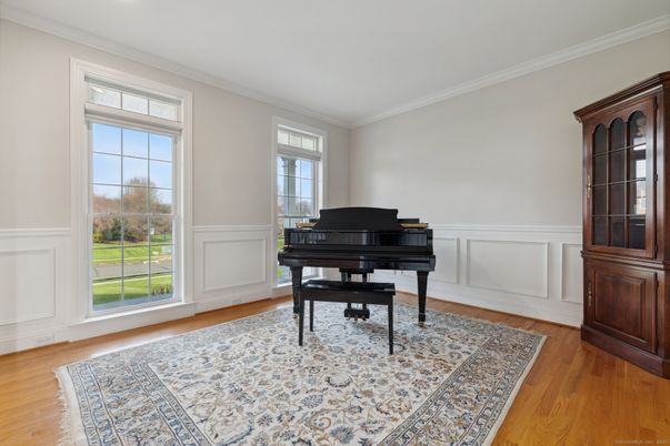 Interior, Piano, Recessed Lighting, Wood Texture Flooring