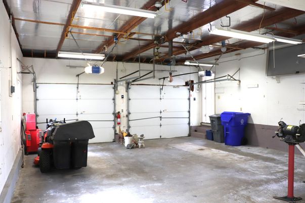 Garage, Interior