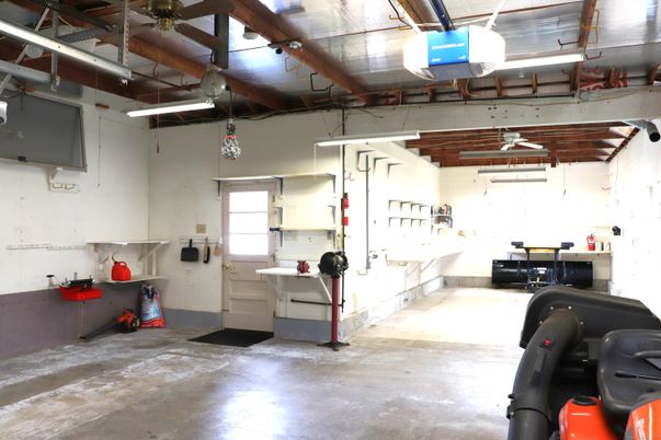 Fitness Equipment, Interior, Wooden Beams