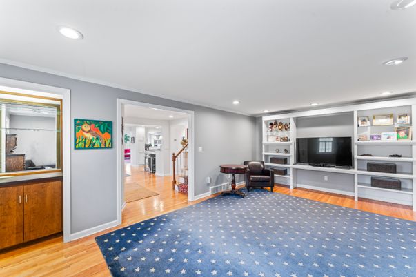 Home Office, Interior, Recessed Lighting, Wood Texture Flooring