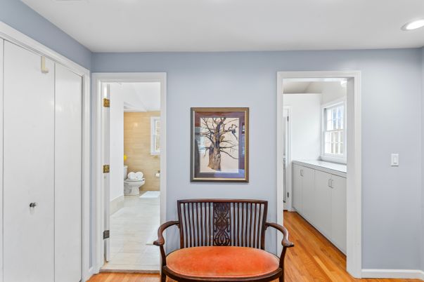 Bathroom, Interior, Recessed Lighting, Wood Texture Flooring