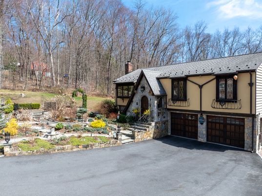 Attached, Exterior, Facade, Tudor Revival
