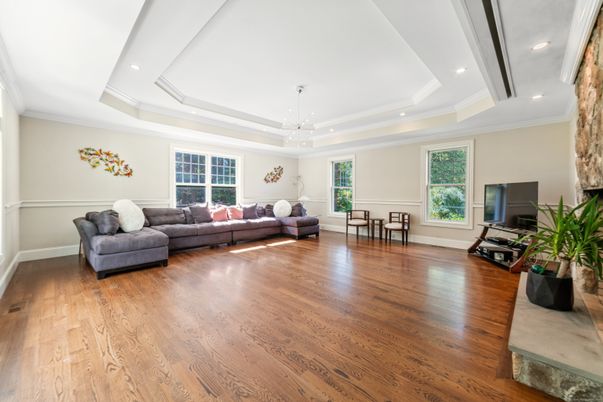 Interior, Living room, Recessed Lighting, Wood Texture Flooring