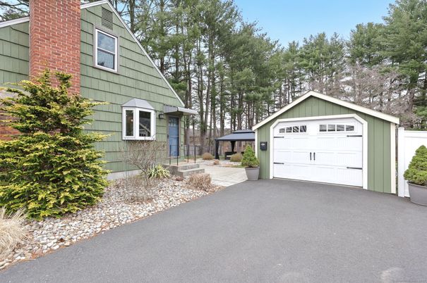 Detached Garage, Exterior