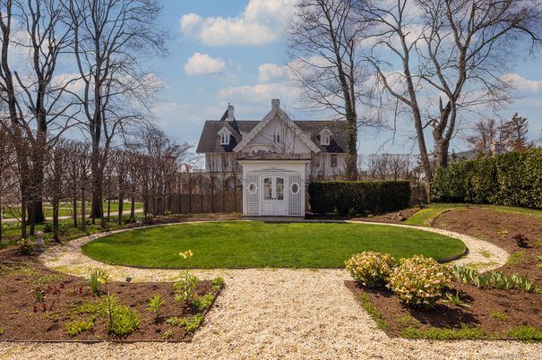 Backyard, Exterior, Facade, Queen Anne Victorian