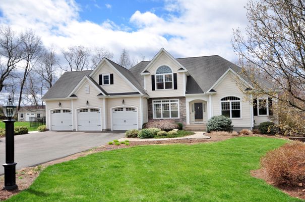 Attached, Exterior, Facade, Farmhouse