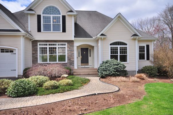 Attached, Exterior, Facade, Brick Traditional