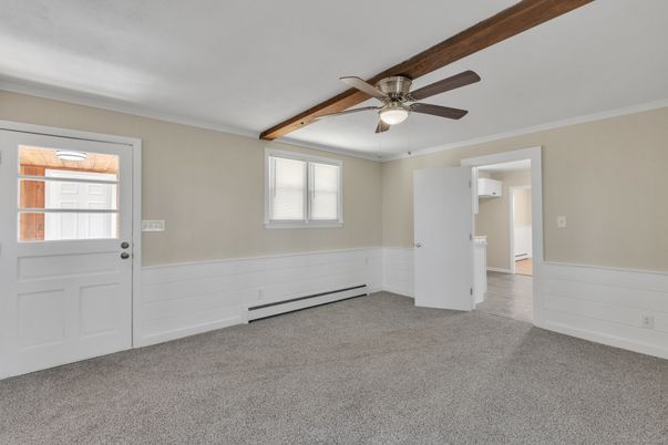 Empty room, Interior, Wooden Beams