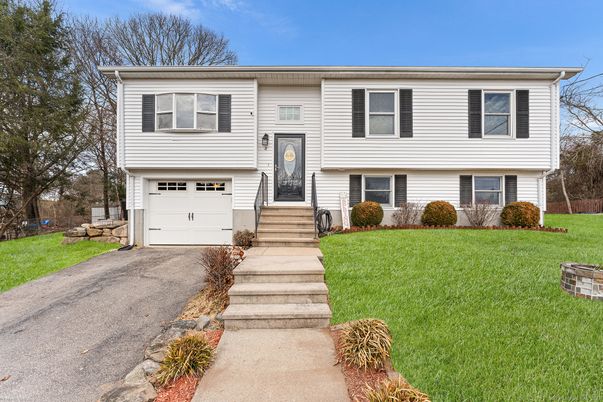 Attached, Exterior, Facade, Raised Ranch