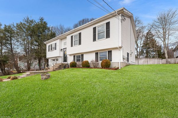 Backyard, Exterior, Facade, Raised Ranch