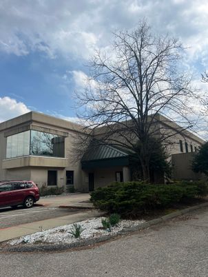 Exterior, Facade, Modern