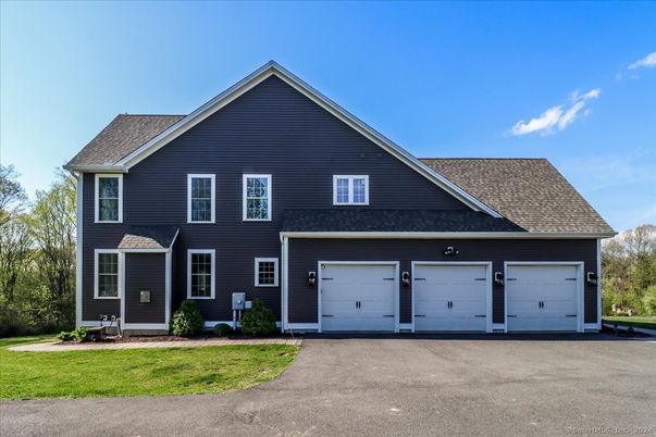 Attached, Exterior, Facade, Farmhouse
