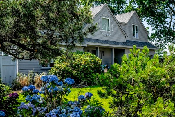 Exterior, Facade, Cape Cod