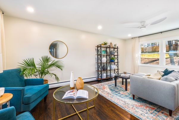 Interior, Living room, Recessed Lighting, Wood Texture Flooring