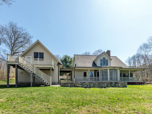 Backyard, Exterior, Facade, Farmhouse