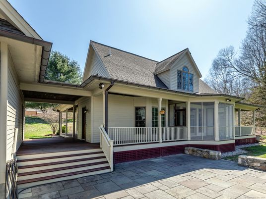 Exterior, Facade, Cape Cod