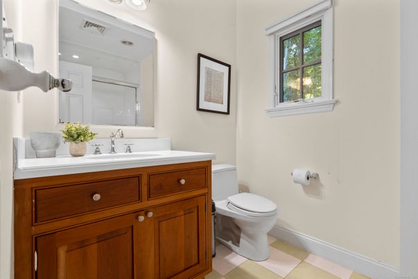 Bathroom, Interior, Recessed Lighting