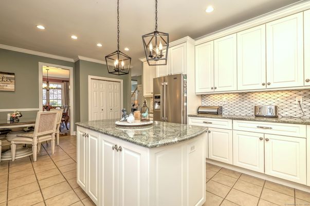 Dining room, Interior, Kitchen, Pendant Lights, Recessed Lighting, Stainless Steel Appliances