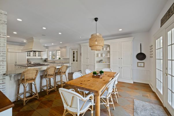 Dining room, Interior, Kitchen, Pendant Lights, Recessed Lighting, Stainless Steel Appliances