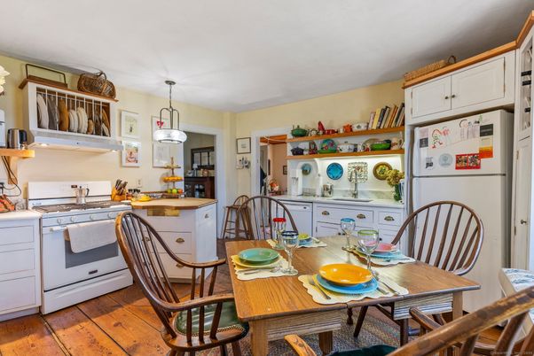 Dining room, Interior, Kitchen, Pendant Lights, Wood Texture Flooring