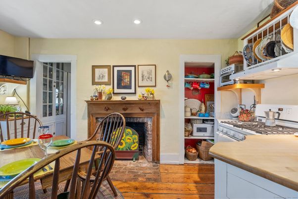 Dining room, Fireplace, Interior, Recessed Lighting, Wood Texture Flooring