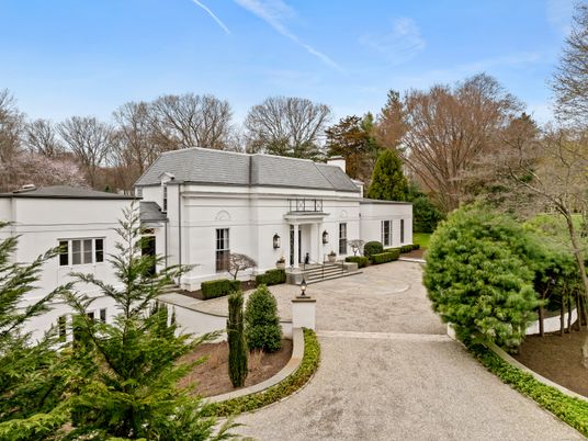 Backyard, Exterior, Facade, French Provincial