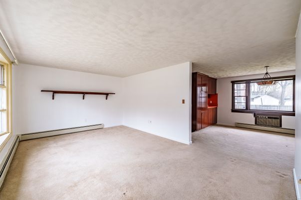 Empty room, Interior, Pendant Lights