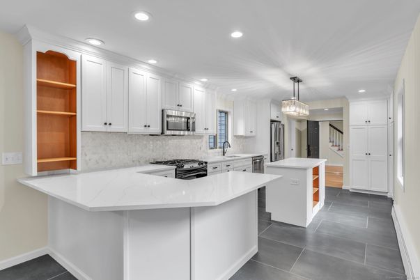 Interior, Kitchen, Pendant Lights, Recessed Lighting, Stainless Steel Appliances