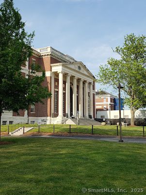 Backyard, Exterior, Facade, Brick Facade, Georgian