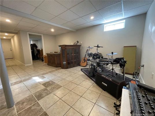Fitness Equipment, Interior, Recessed Lighting