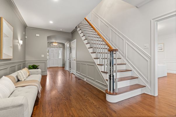 Interior, Recessed Lighting, Wood Texture Flooring