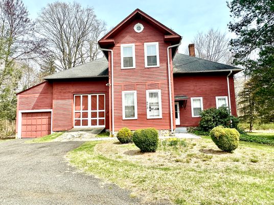 Attached, Exterior, Facade, Brick Traditional