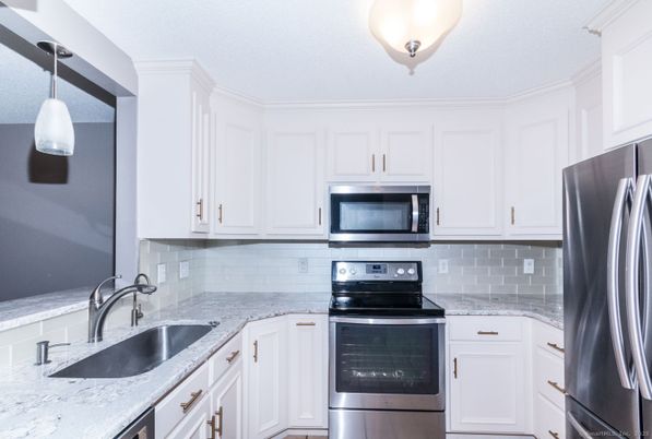 Interior, Kitchen, Pendant Lights, Stainless Steel Appliances