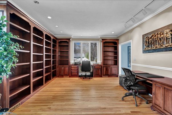 Home Office, Interior, Recessed Lighting, Wood Texture Flooring