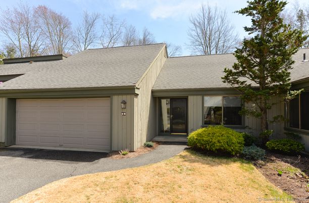 Attached, Exterior, Facade, Cape Cod