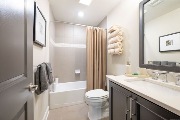 Bathroom, Interior, Recessed Lighting
