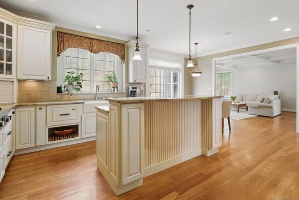 Fireplace, Interior, Kitchen, Living room, Pendant Lights, Recessed Lighting, Wood Texture Flooring