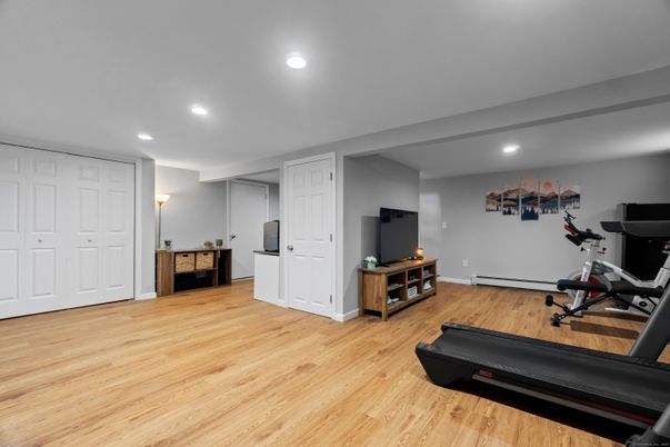 Fitness Equipment, Interior, Recessed Lighting, Wood Texture Flooring
